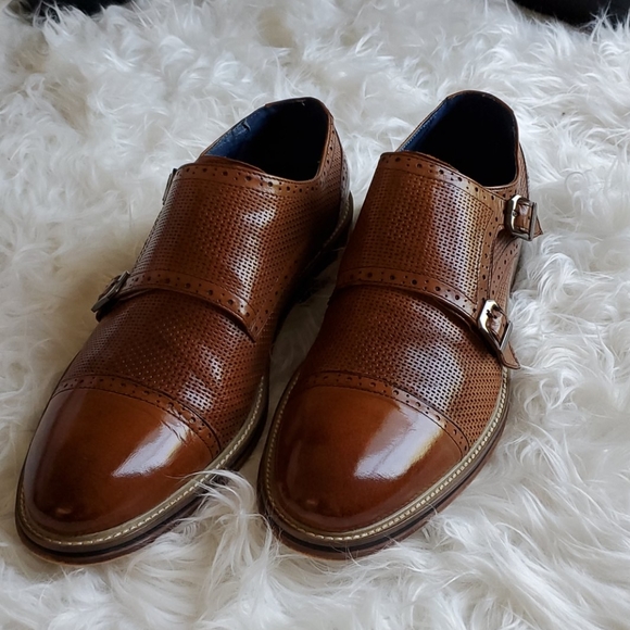 Dress shoes - Picture 1 of 4